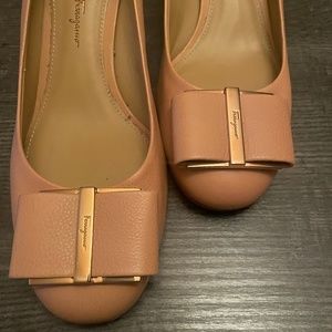 Salvatore Ferragamo Peach Leather Capua Pump